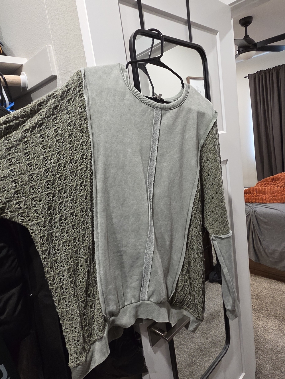 XL BKE Sweater